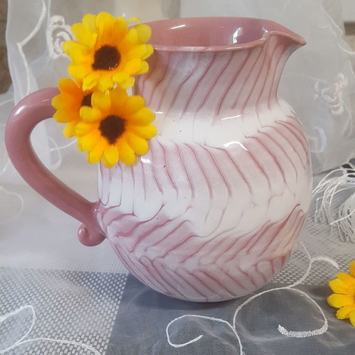 Flower vase like new, ceramic, pastel pink and white