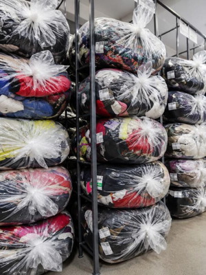 Vintage and second-hand clothes sold by the kilo