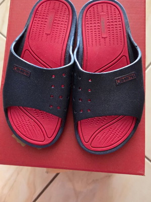 Boys' slippers blue size 28-29 like new