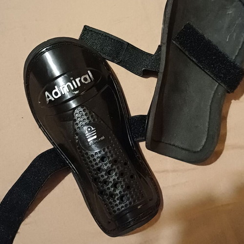 Admiral goalkeeper gloves and shin guards for kids like new
