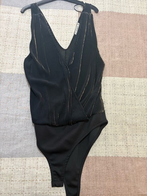 Pull&Bear black bodysuit with transparency and V neckline like new, size M