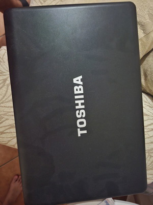 Toshiba laptop, needs service, screen not working