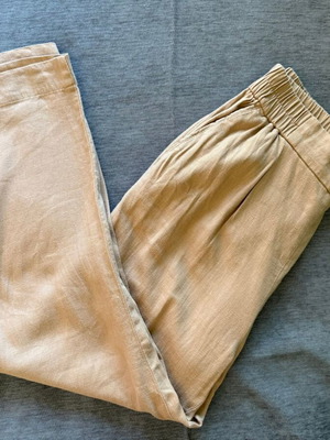 Sisley beige linen blend pants used, tapered fit, elastic waist, size M