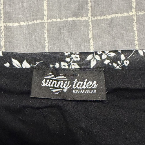 Ολόσωμο μαγιό Sunny Tales μεταχειρισμένο, μέγεθος M, μαύρο και άσπρο