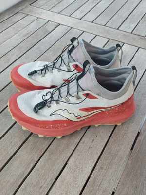 Saucony Peregrine 13 ST running shoes