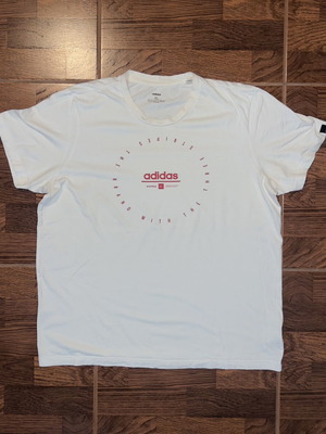 Adidas Originals T-Shirt white with red logo and Japanese details XL like new