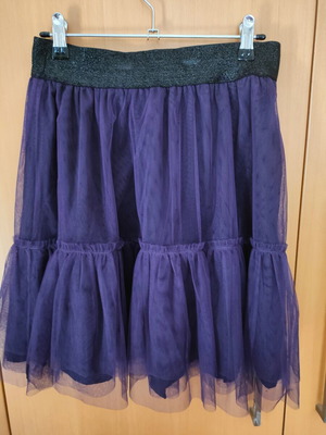 Attrattivo purple tulle skirt like new, above knee, black waistband