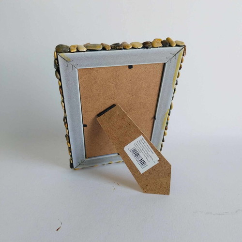 Photo frame like new, hand decorated with sea shells and stones