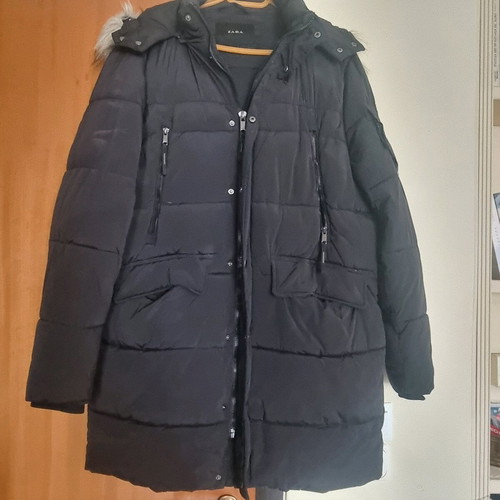 Zara men's puffer jacket black like new, water-repellent