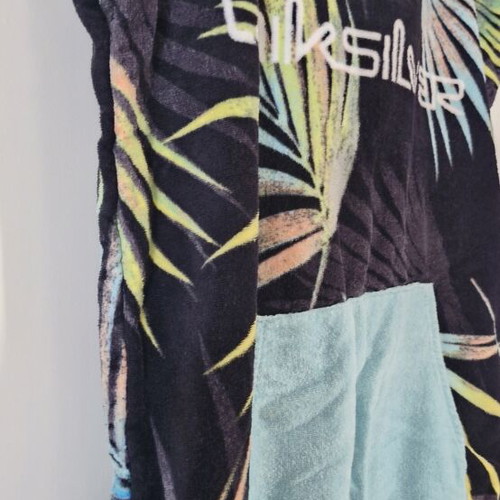 Quiksilver unisex poncho beach towel with hood, tropical design