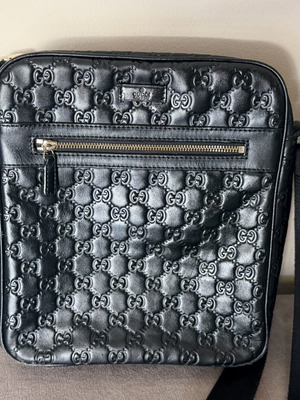 Gucci Guccissima Leather Medium Shoulder Bag like new, black