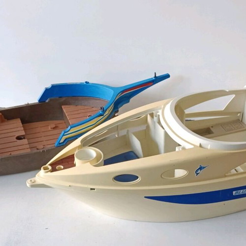Playmobil 2 vintage ships used with missing parts together