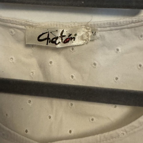 Chaton white sleeveless perforated top like new, size M