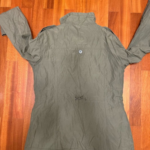 Set khaki trench coat and black blouse used