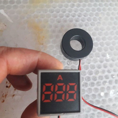 Ammeter like new, dimensions 3×3 cm with 2 cm rear diameter