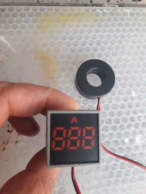 Ammeter like new, dimensions 3×3 cm with 2 cm rear diameter