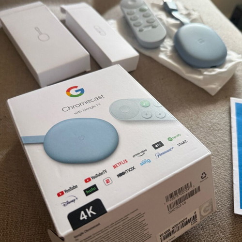 Google Chromecast with Google TV 4K limited edition like new