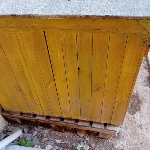 Handmade dog house used, waterproof and spacious for large dogs