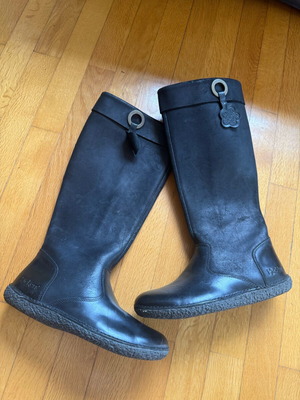 Kickers boots new, natural leather, size 36, black