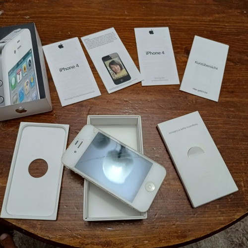 iPhone 4 16GB for repair with original box