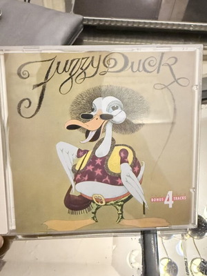 Fuzzy Duck CD με 4 bonus κομμάτια, progressive hard rock 70s