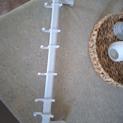 Door hanger like new