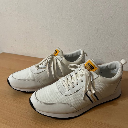 GK men's athletic shoes like new, size 44, white and yellow