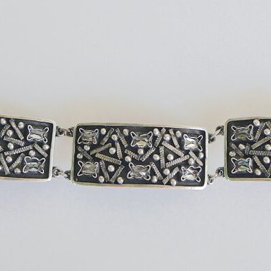 Antique silver 925 bracelet used with cubic zirconia