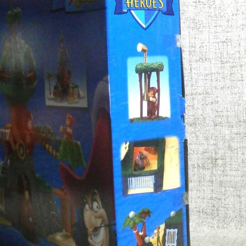 Tree House Peter Pan Pirates Disney Heroes Famosa vintage sealed new