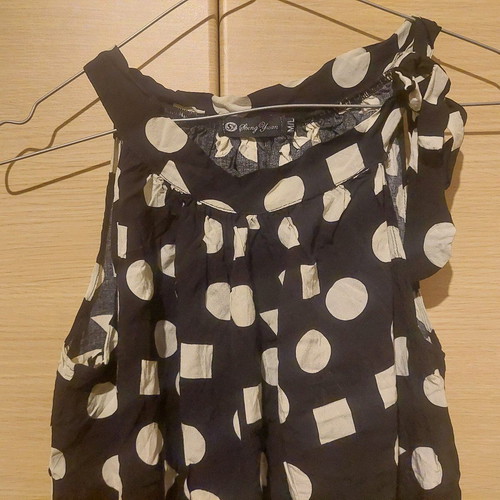 Vintage top black with white geometric shapes used, S/M