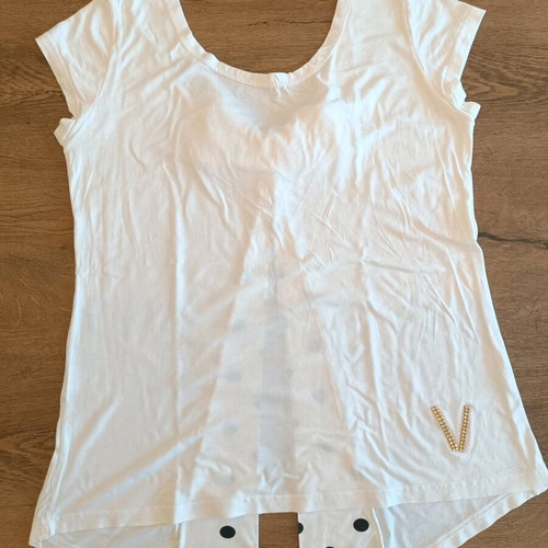 White blouse with open back and polka dot details Vergi one size like new