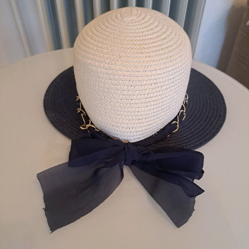Hat size 58 like new