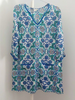 Blink Beach Caftan silk size S/M like new, blue and white