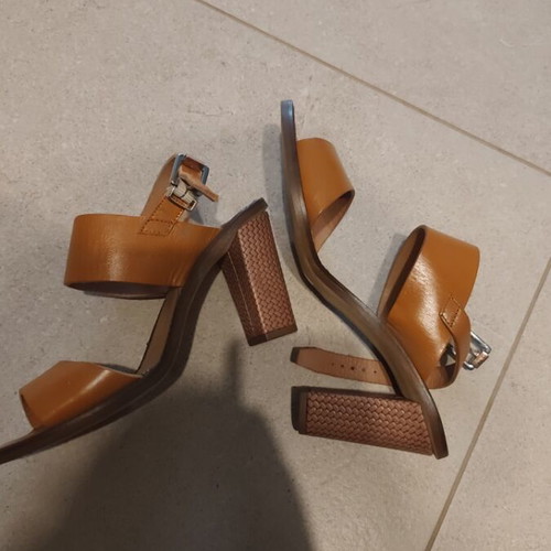 Paola Ferri leather sandals like new, size 39, brown
