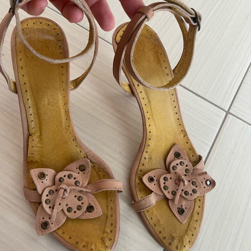 Zara vintage leather sandals size 39 beige like new