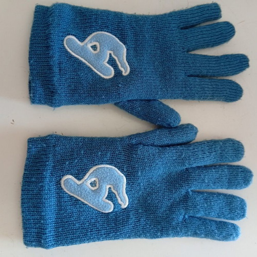 Athletech gloves medium size blue new, polyester and acrylic