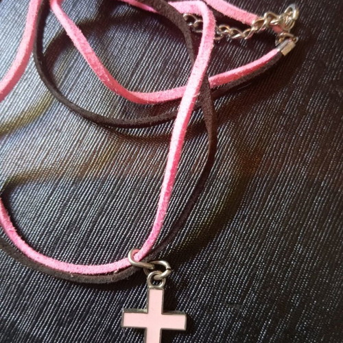 Cross jewelry like new