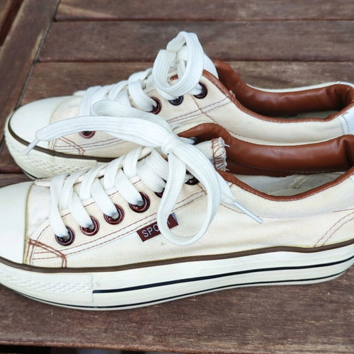Janessa Sport women's leather shoes size 37 like new beige sneakers