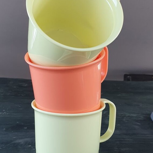 Tupperware set of 3 colorful 350 ml mugs new