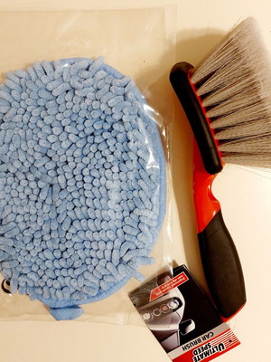 Ultimate Speed car cleaning set with brush and microfiber sponge