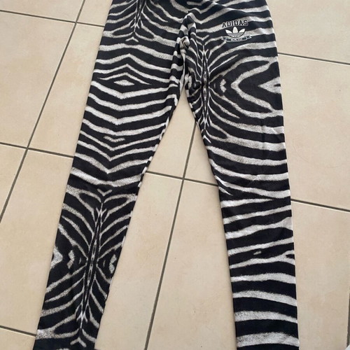 Adidas Small Zebra leggings used, black and white