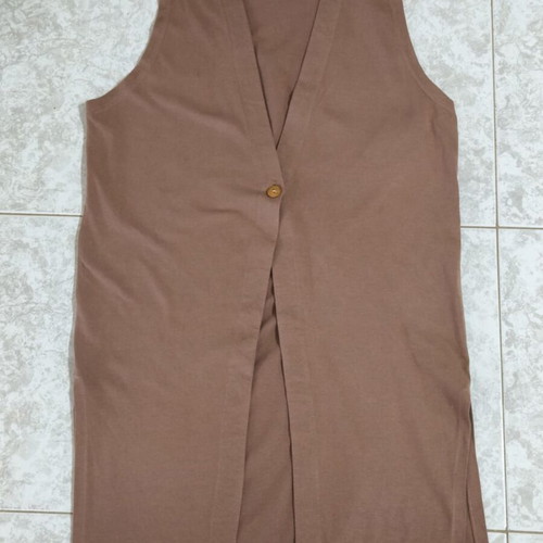 Long sleeveless vest like new, brown, size M/L/XL