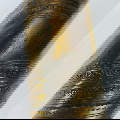 Μπρούτζινος μύλος του καφέ μεταχειρισμένος παλιός