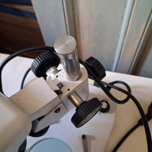 Motic Stereo Microscope binocular with top and bottom lighting like new