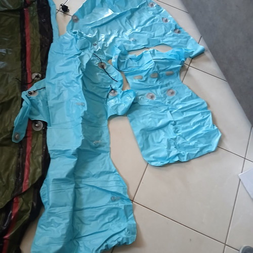 Inflatable kayak like new, max weight 160 kg, size 310 x 76 cm