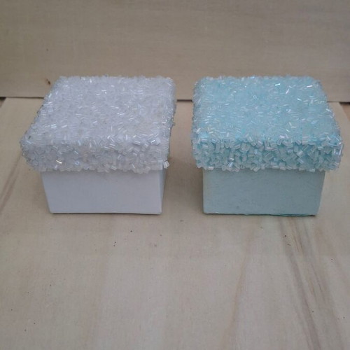 Cardboard square boxes with bead lids, white and light blue, set of 2