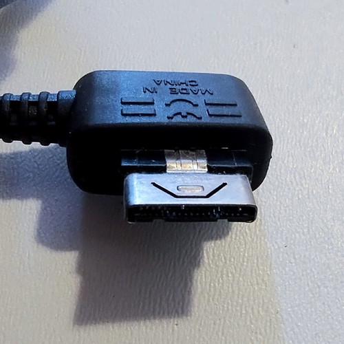 LG Cresyn A155 Earphones new, vintage proprietary plug