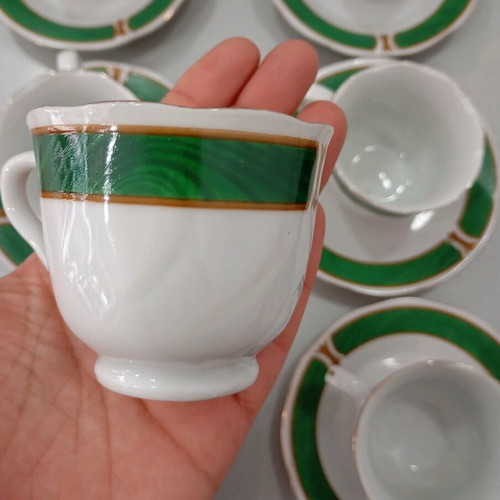 Set of 6 small vintage cups used with 12cm saucers