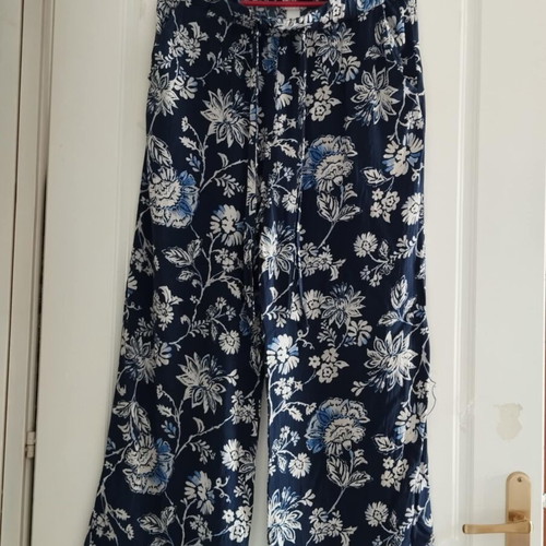 Floral pants H&M like new, size XL 42, viscose