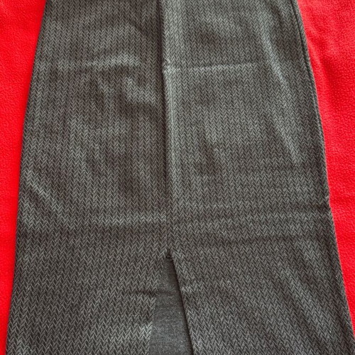 ALE Pencil skirt size 40 elastic like new, gray